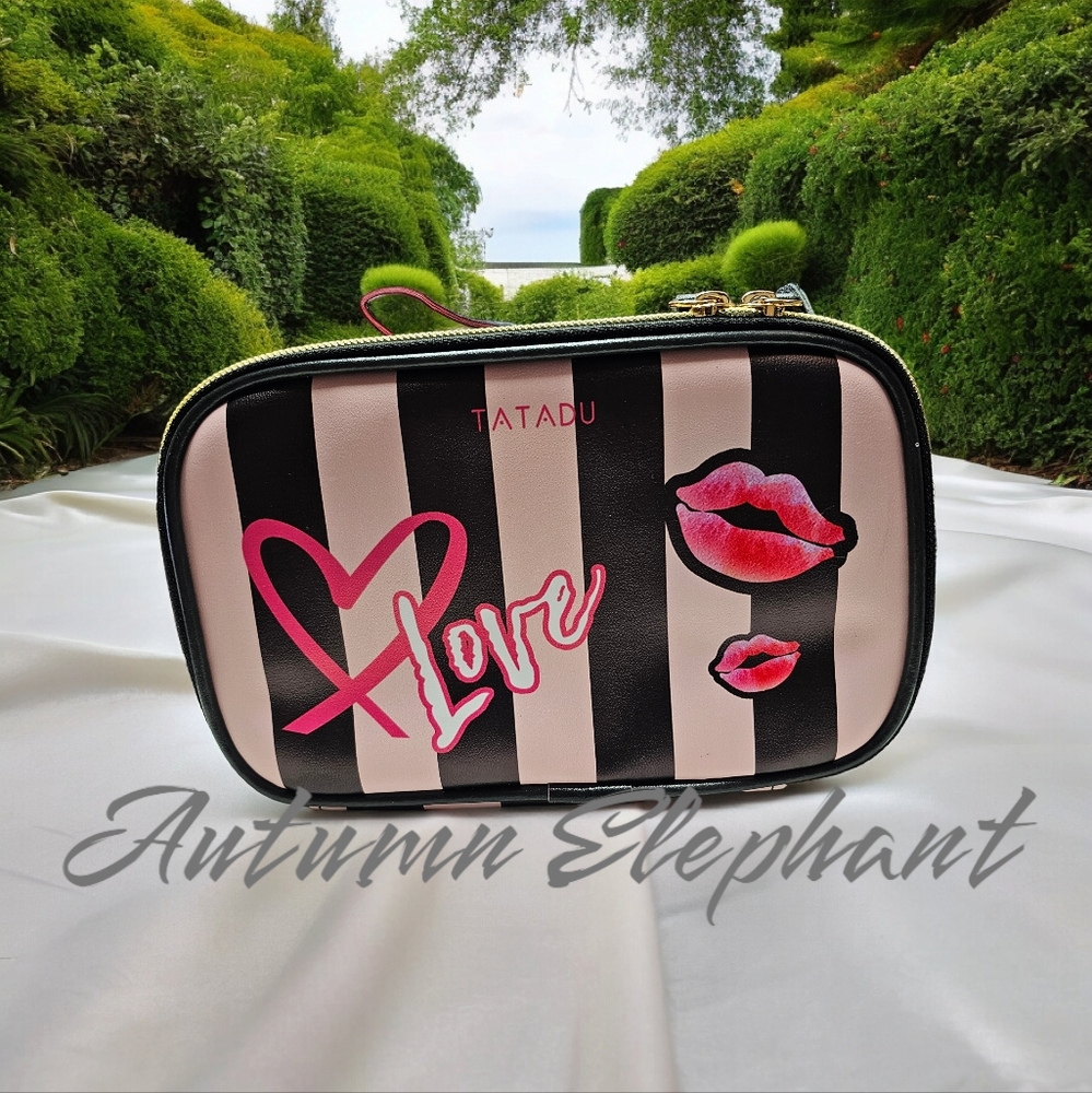 NWOT Tatadu Makeup Bag